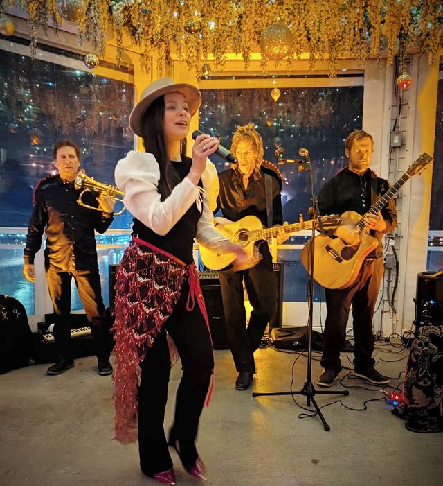 HOT SAUCE TURNS UP THE HEAT<br>730PM<br>$25